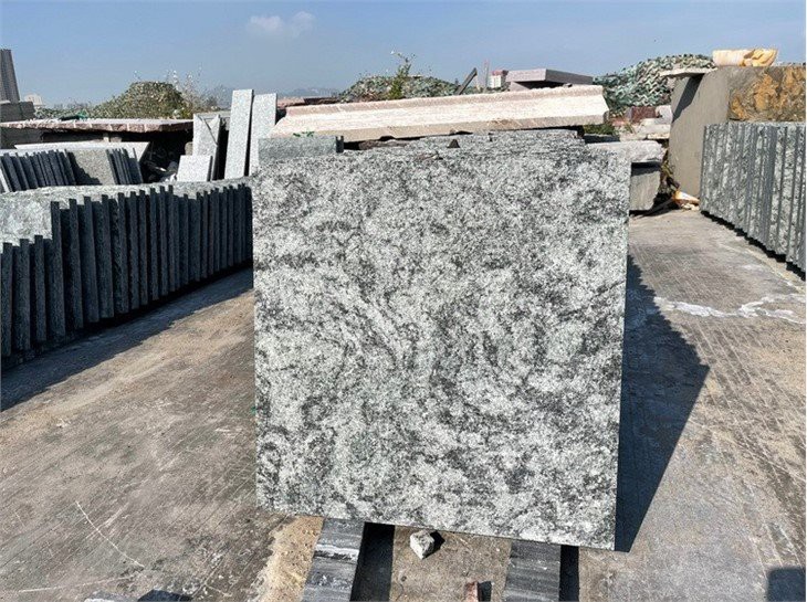 Olive Green Granite Flooring Tiles