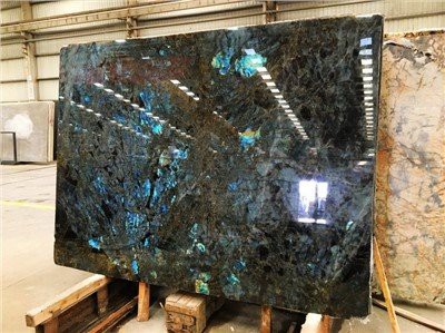 Лемурийский голубой гранит для кухни