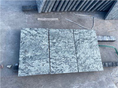 Оливково-зеленый гранит для напольных покрытий