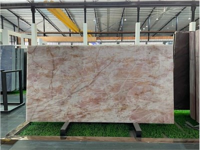 Розовый кристаллический кварцит