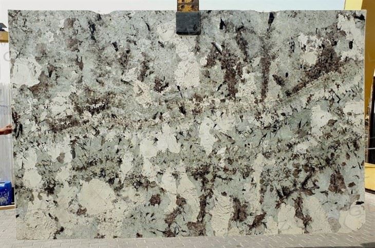 Турмалиновые гранитные плиты Branco для стен и декора