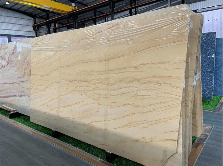 Gold Macaubas Quartzite