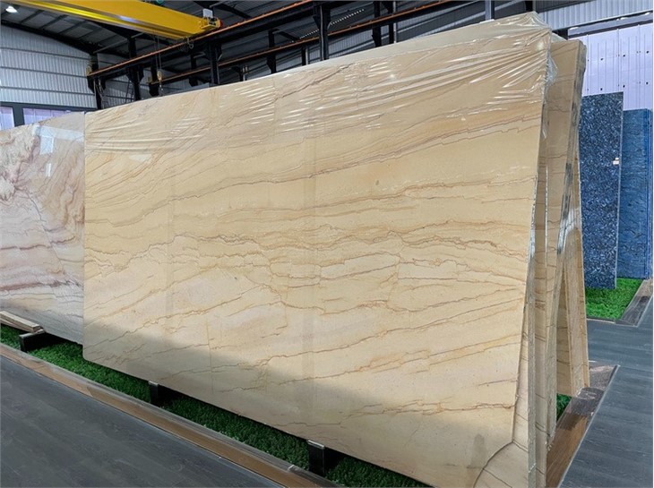 Gold Macaubas Quartzite