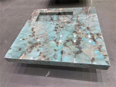 Чайный столик из зеленого кварцита из амацонита