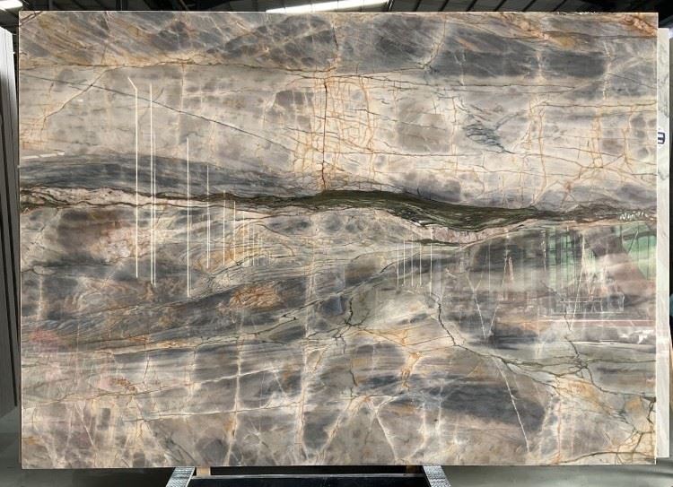 Кварцит «Голубая буря»