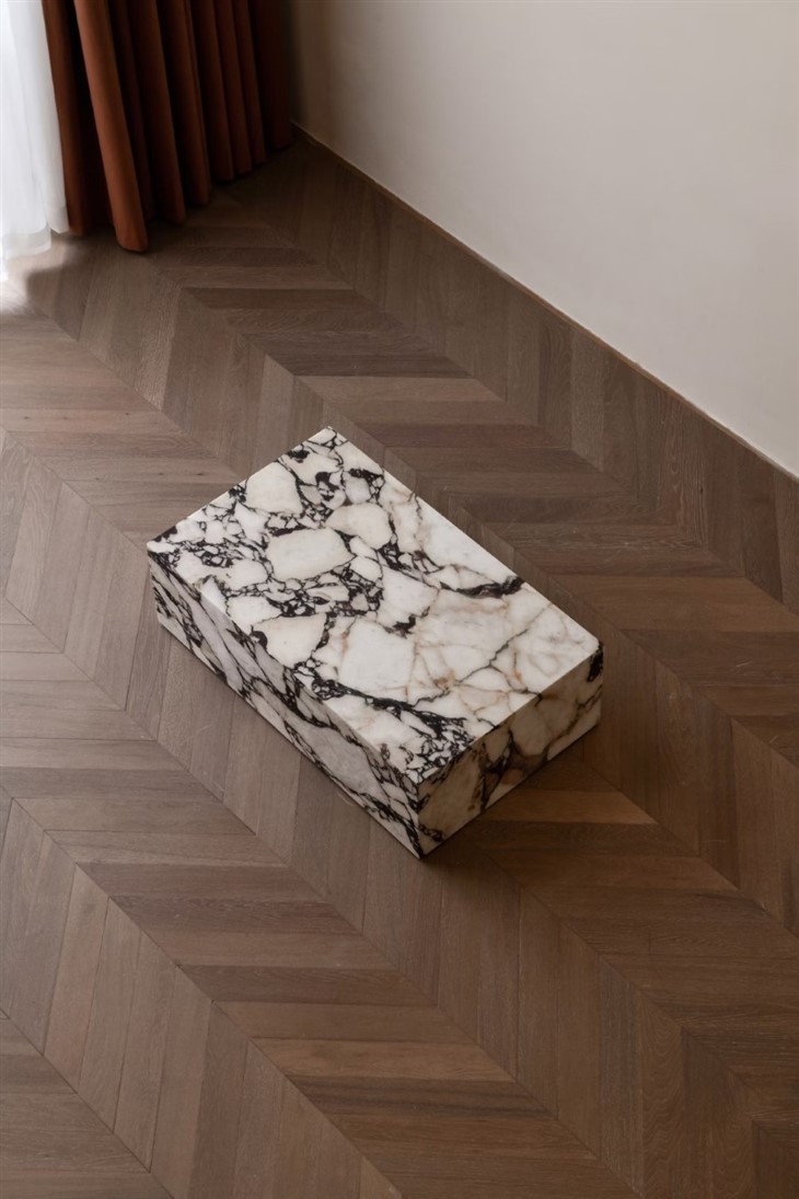 Calacatta Viola Decorative Marble Plinth