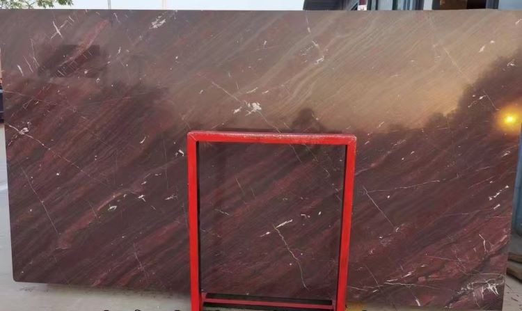 Красный яшмовый мрамор