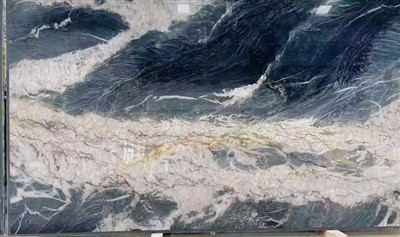 Адамантовый кристалл кварцита