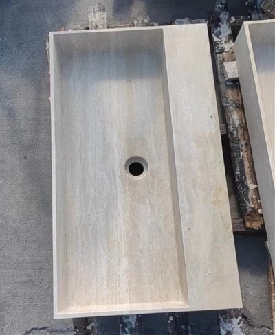 Бежевая умывальник из римского травертина