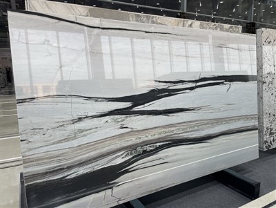 Черно-белые мраморные плиты
