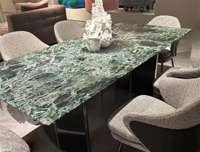 Обеденный стол из зеленого мрамора