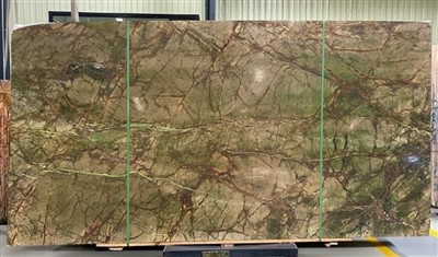 Зеленая мраморная плита тропического леса