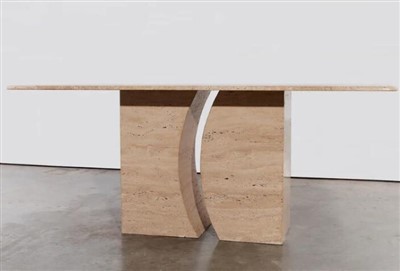 Приставной столик из травертина