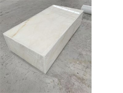 Белый хрустальный журнальный столик