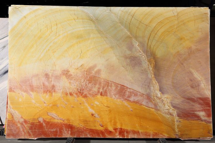 Сюрреалистический кварцит